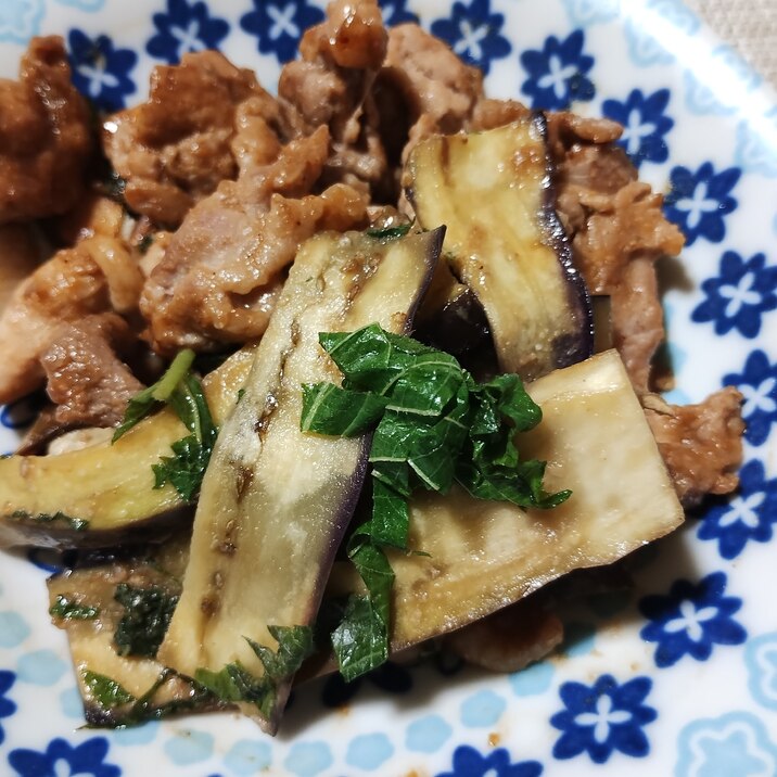 あっさりナスの肉味噌ゴマ炒め